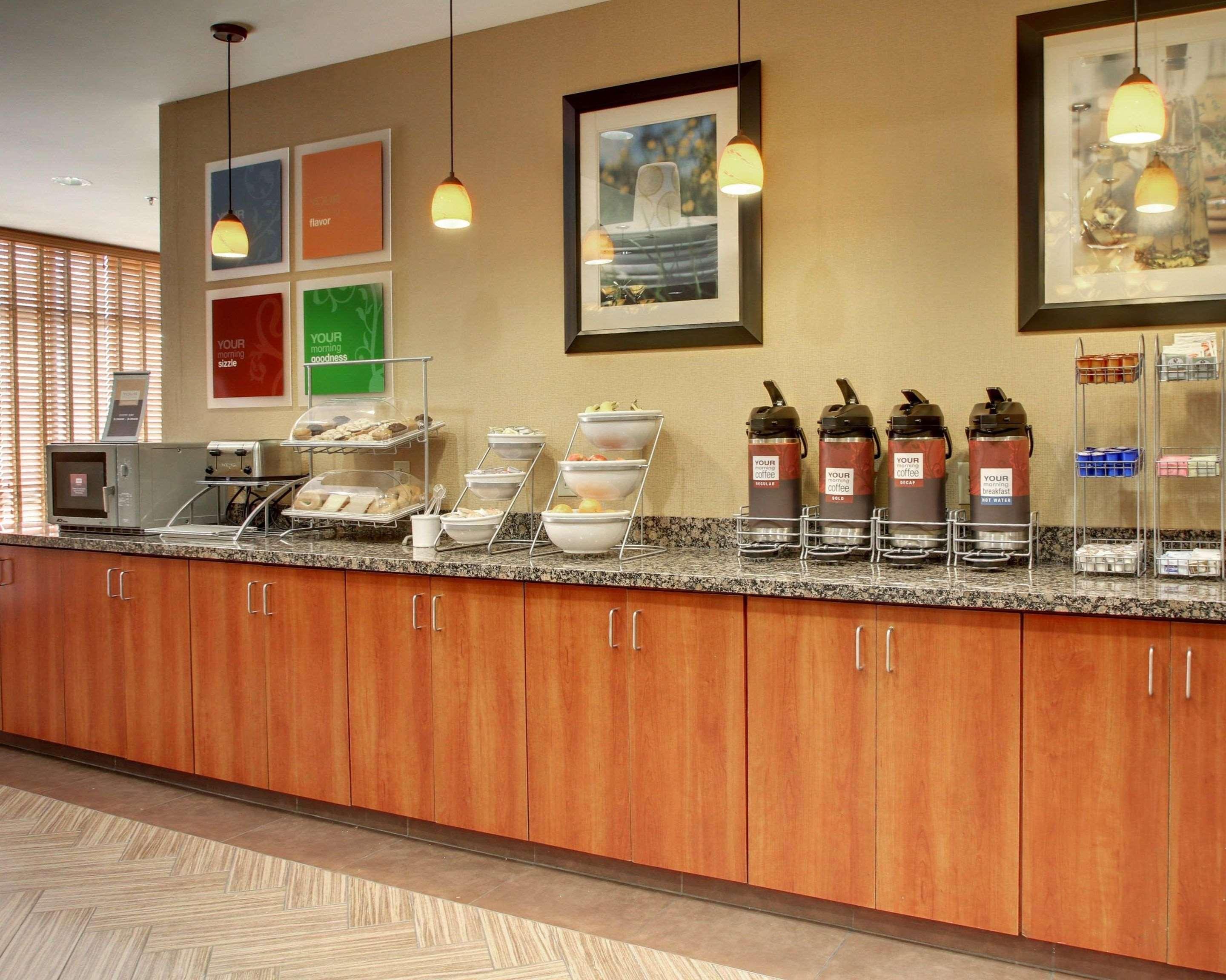 คอทฟอร์ท สวีท แอร์พอร์ต Hotel Luckney ภายนอก รูปภาพ