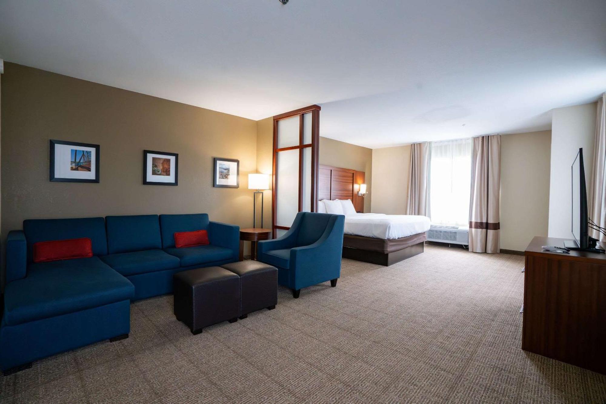 คอทฟอร์ท สวีท แอร์พอร์ต Hotel Luckney ภายนอก รูปภาพ