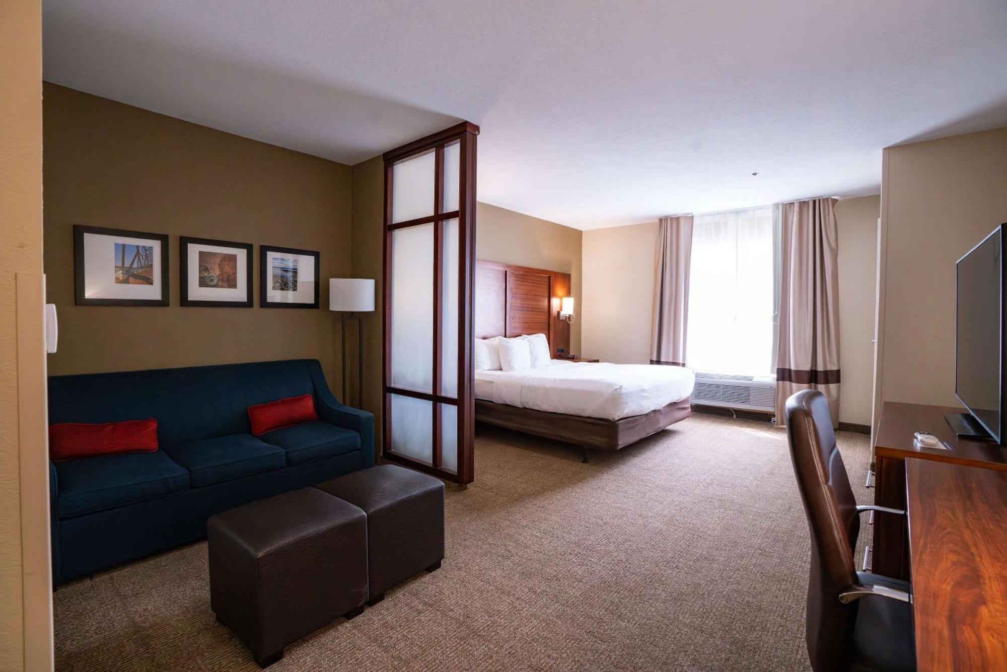 คอทฟอร์ท สวีท แอร์พอร์ต Hotel Luckney ภายนอก รูปภาพ